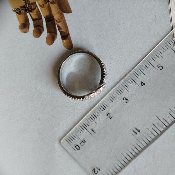 Серебряное кольцо с фианитами