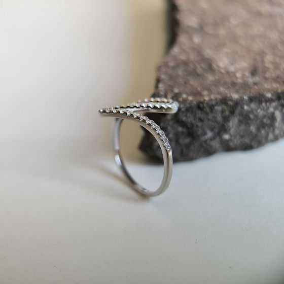 Серебряное кольцо с фианитами