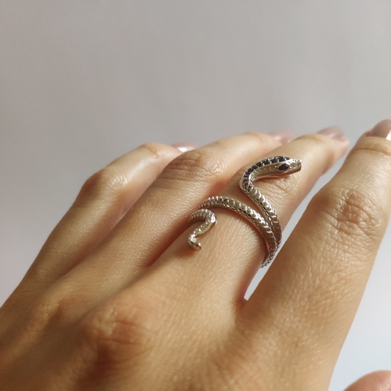 Серебряное кольцо с фианитами