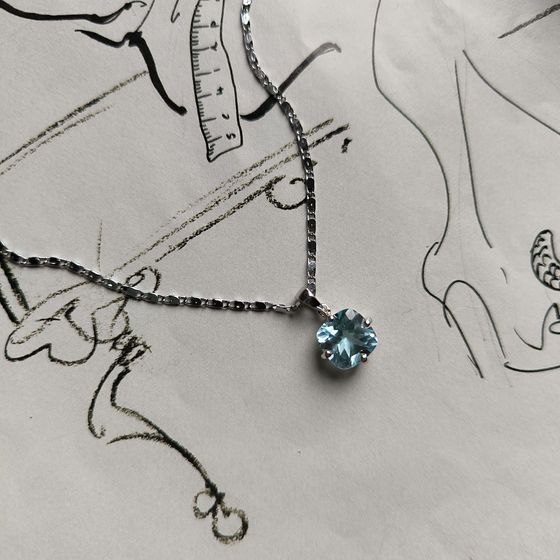 Серебряная подвеска с топазом 4.875ct