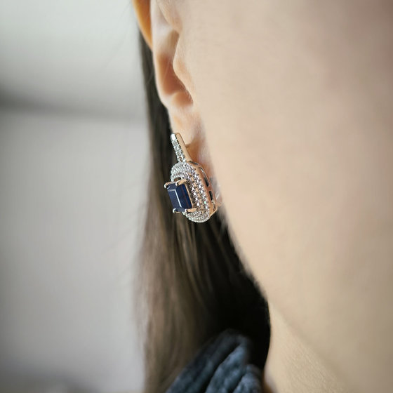 Серебряные серьги с сапфиром 5.717ct, фианитами