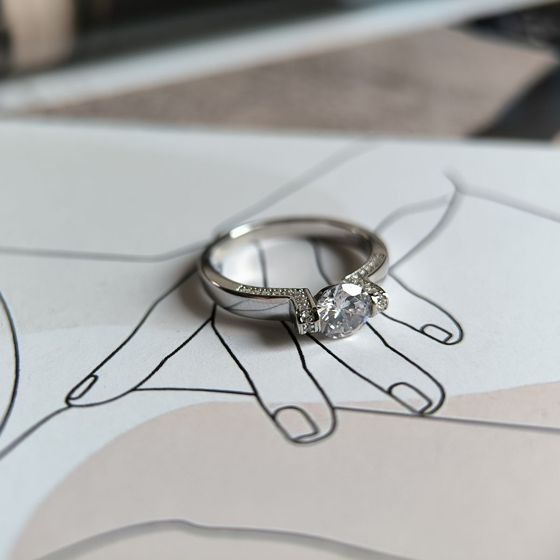 Серебряное кольцо с фианитами Серебряное кольцо с фианитами