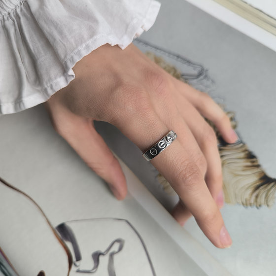 Серебряное кольцо с фианитами