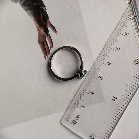 Серебряное кольцо с изумрудом nano 0.563ct