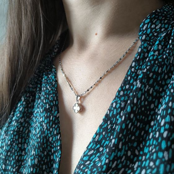 Серебряная подвеска с перламутром