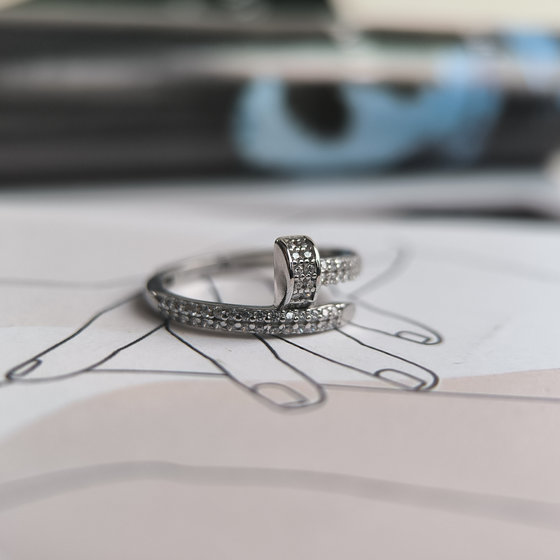 Серебряное кольцо с фианитами 0.62ct