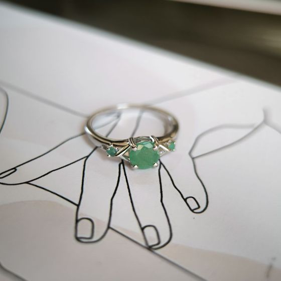 Серебряное кольцо с изумрудом 0.808ct