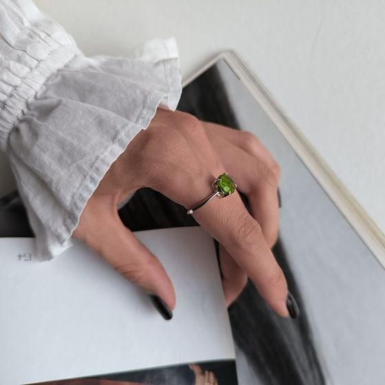Серебряное кольцо с хризолітом 2.285ct