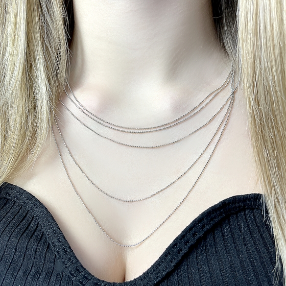 Серебряное колье без камней