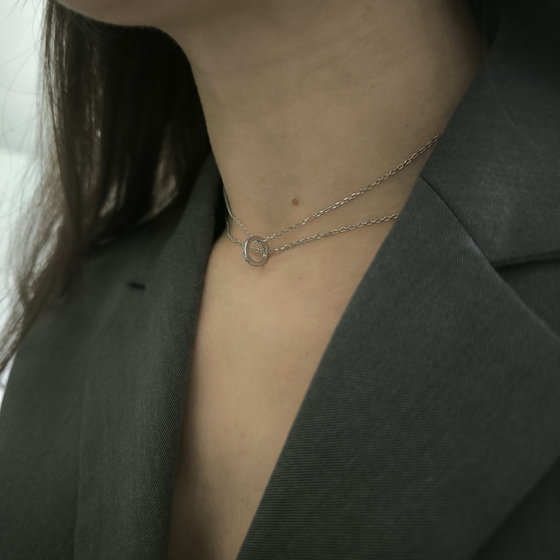 Серебряное колье с фианитами