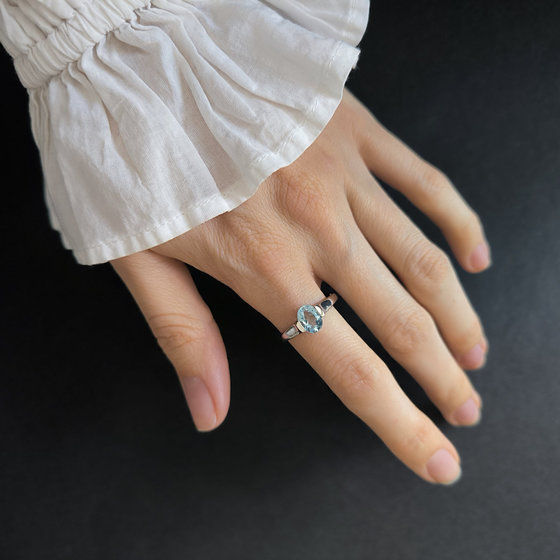 Серебряное кольцо с топазом 1.41ct