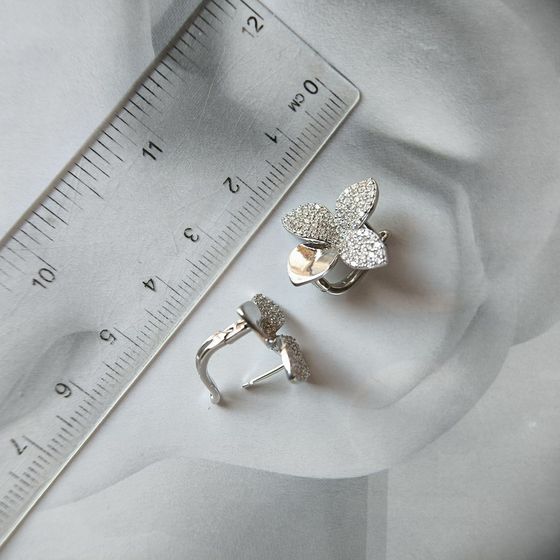 Серебряные серьги с фианитами