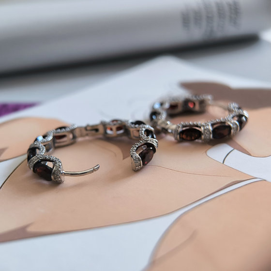 Серебряные серьги с гранатом 12.381ct