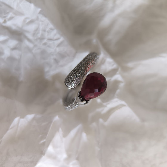 Серебряное кольцо с гранатом nano 4.101ct, фианитами