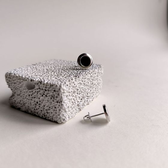 Серебряные серьги с ониксом Серебряные серьги с ониксом