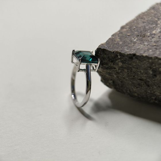 Серебряное кольцо с топазом Лондон Блю 1.975ct