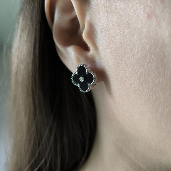 Серебряные серьги с ониксом, фианитами