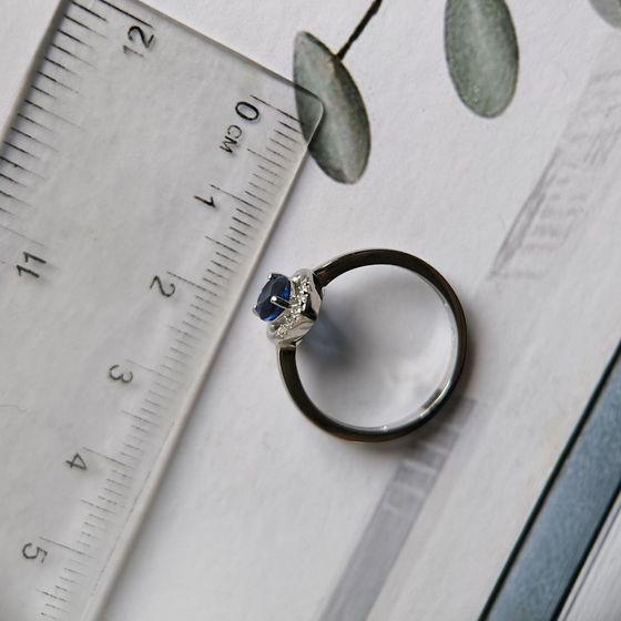 Серебряное кольцо с сапфиром nano 0.588ct