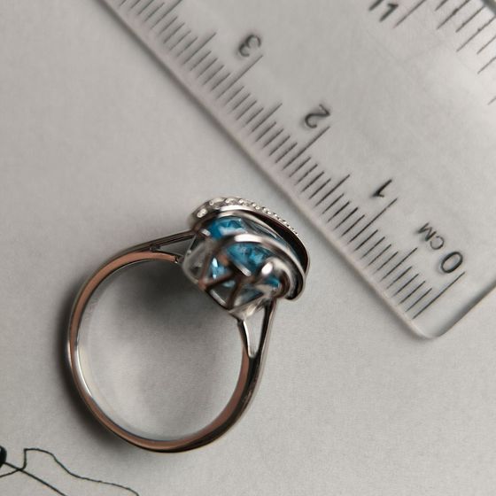 Серебряное кольцо с топазом 5.98ct