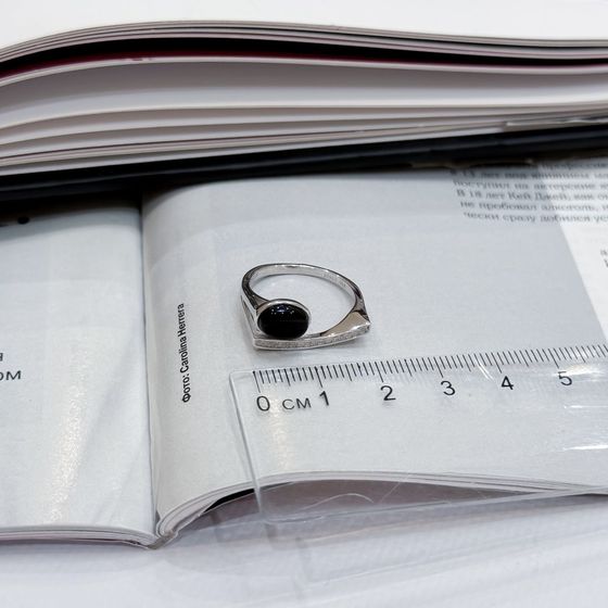 Серебряное кольцо с ониксом