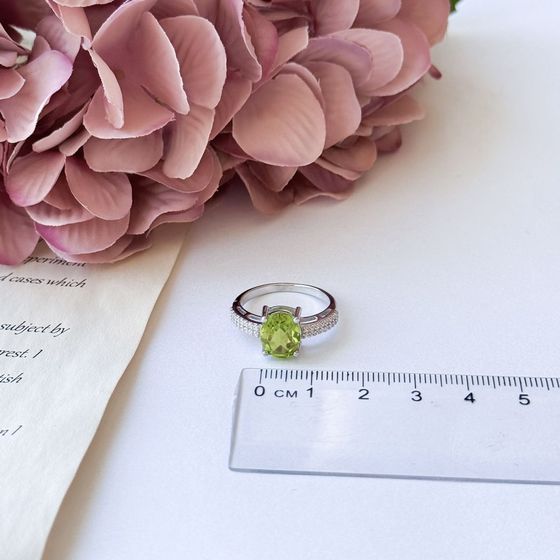 Серебряное кольцо с хризолітом 2.92ct