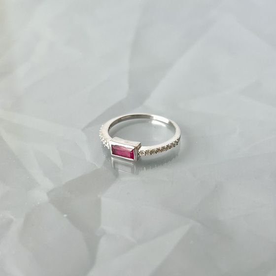 Серебряное кольцо с рубином 0.757ct