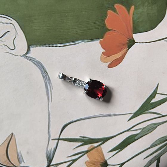 Серебряная подвеска с гранатом nano 2.291ct, фианитами