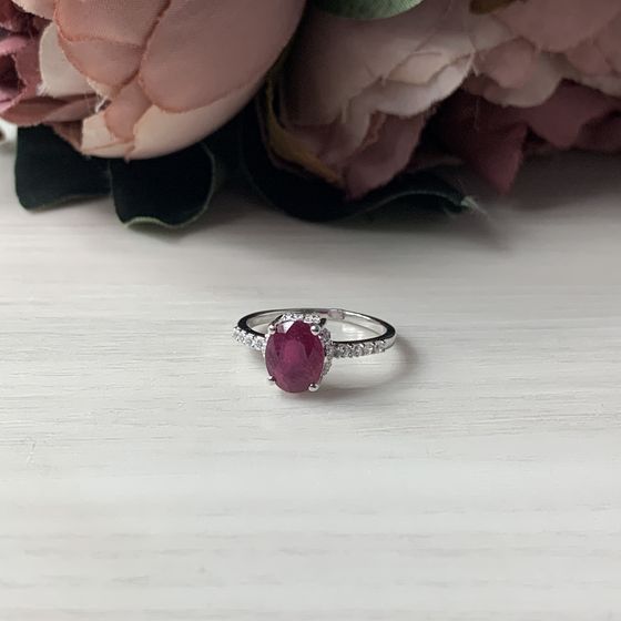 Серебряное кольцо с рубином Серебряное кольцо с рубином