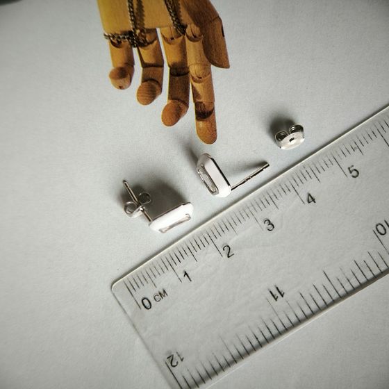 Серебряные серьги с фианитами, емаллю Серебряные серьги с фианитами, емаллю