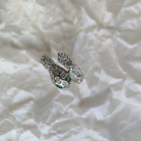 Серебряное кольцо с фианитами