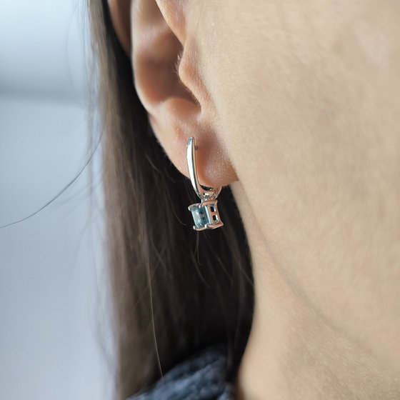 Серебряные серьги с топазом Лондон Блю 1.267ct