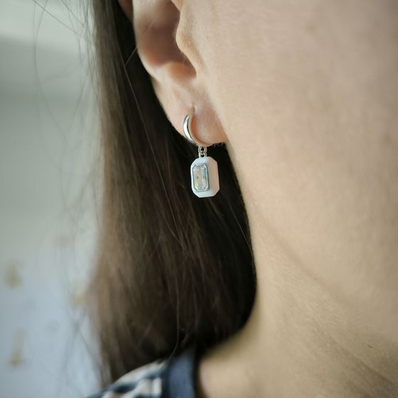 Серебряные серьги с фианитами, емаллю