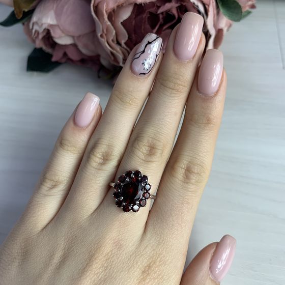 Серебряное кольцо с гранатом 4.51ct