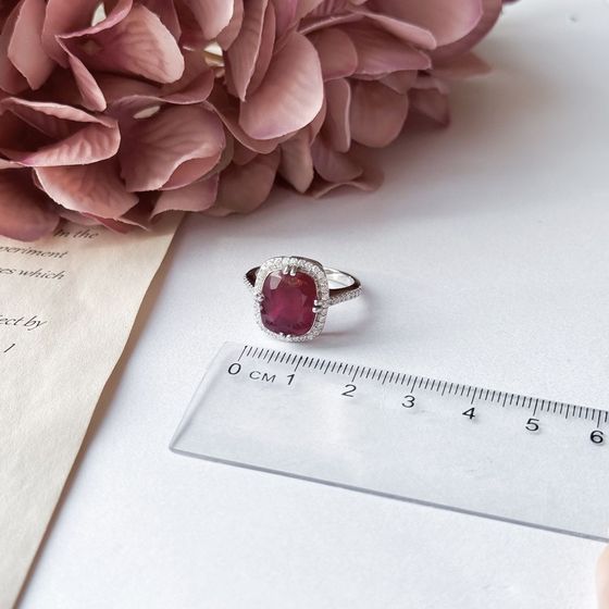 Серебряное кольцо с рубином 8.057ct