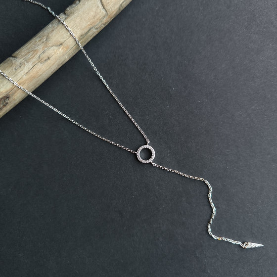 Серебряное колье с фианитами