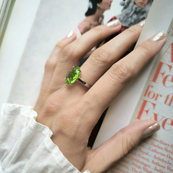 Серебряное кольцо с хризолітом 4.855ct