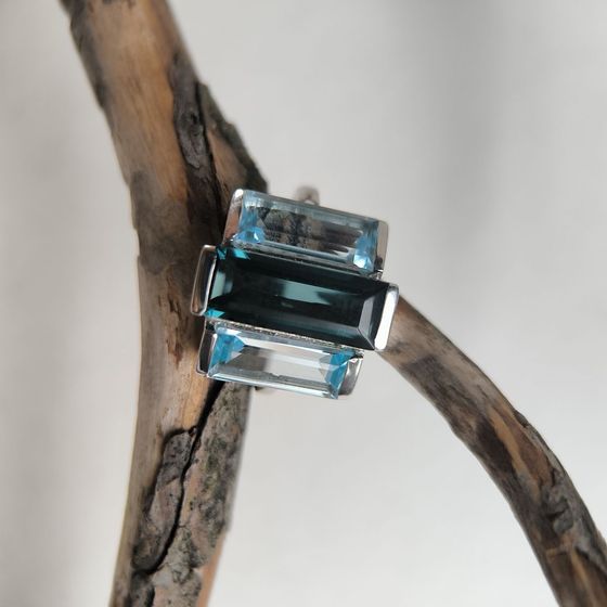 Серебряное кольцо с топазом Лондон Блю 7.378ct, топазом