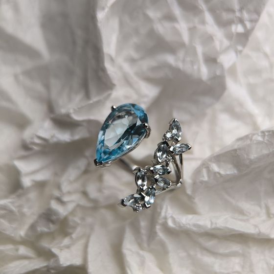 Серебряное кольцо с топазом 6.173ct