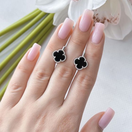 Серебряные серьги с ониксом