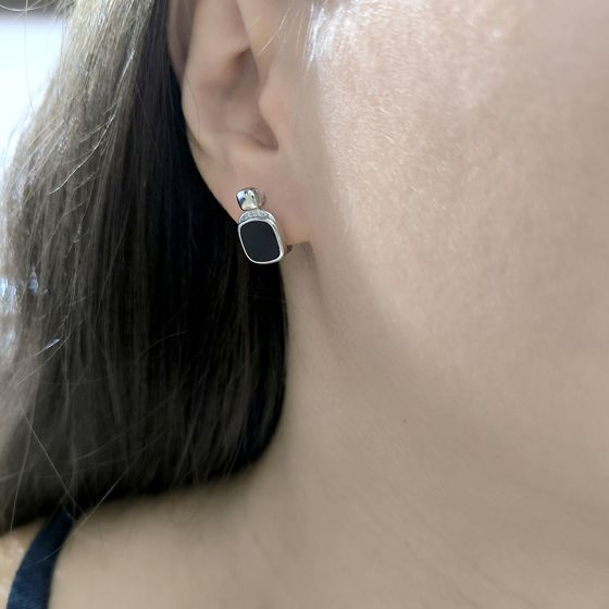 Серебряные серьги с ониксом