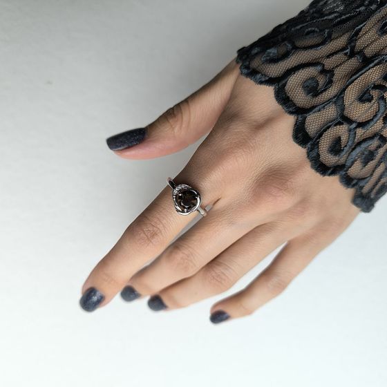 Серебряное кольцо с раухтопазом (дымчатым кварцем) 1.236ct, фианитами