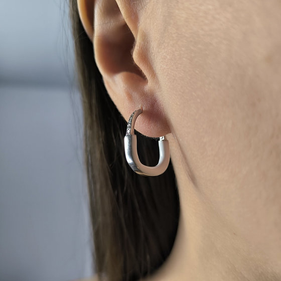 Серебряные серьги с емаллю, фианитами