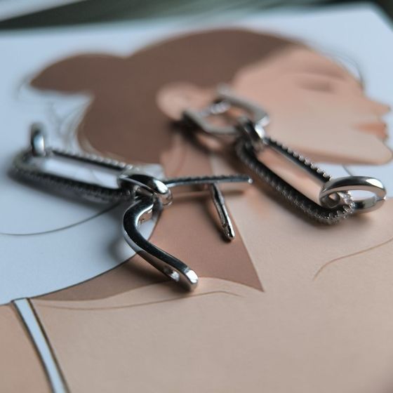 Серебряные серьги с фианитами