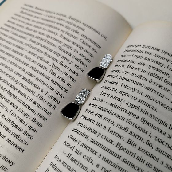 Серебряные серьги с ониксом