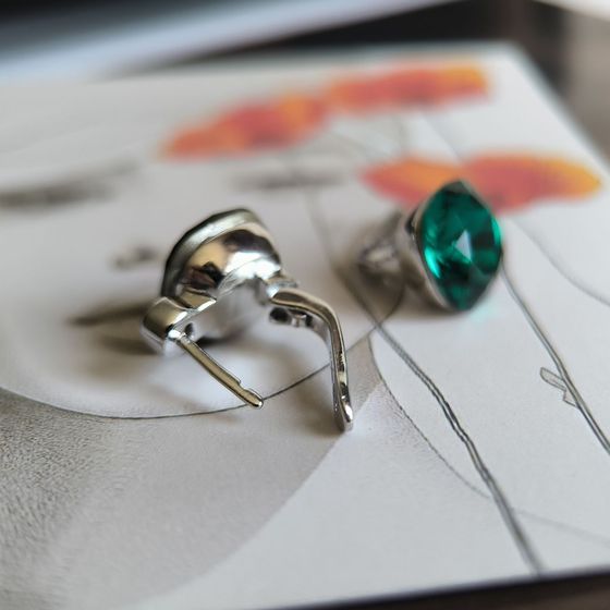 Серебряные серьги с фианитами