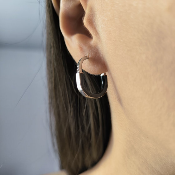 Серебряные серьги с емаллю, фианитами