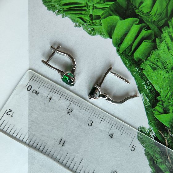 Серебряные серьги с изумрудом nano 1.188ct