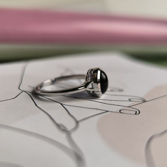 Серебряное кольцо с сапфиром nano