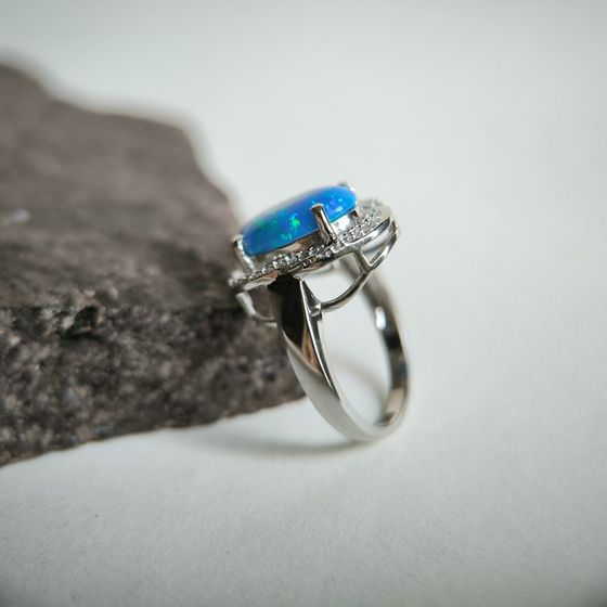 Серебряное кольцо с опалом 2.813ct