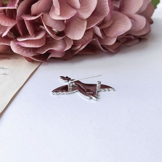 Серебряная брошка с емаллю Серебряная брошка с емаллю